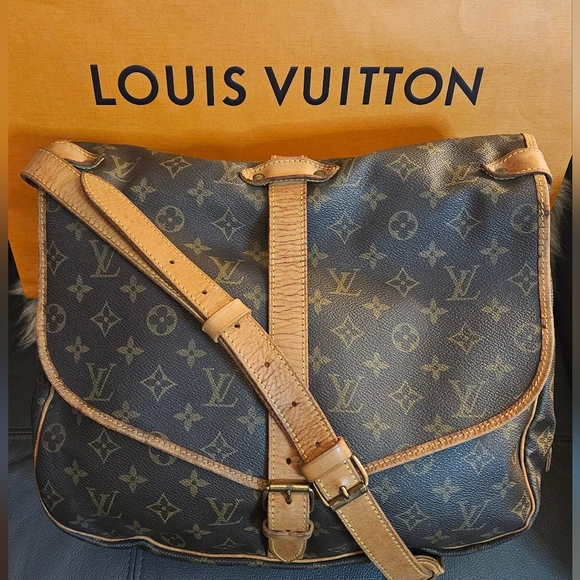 Louis Vuitton Handbags - 🛑SOLD SOLD SOLD 🛑Louis Vuitton LV Crossbody bag Saumur 35 Brown Monogram